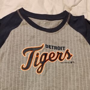 Detroit Tigers Kids Gray and Navy Shirt